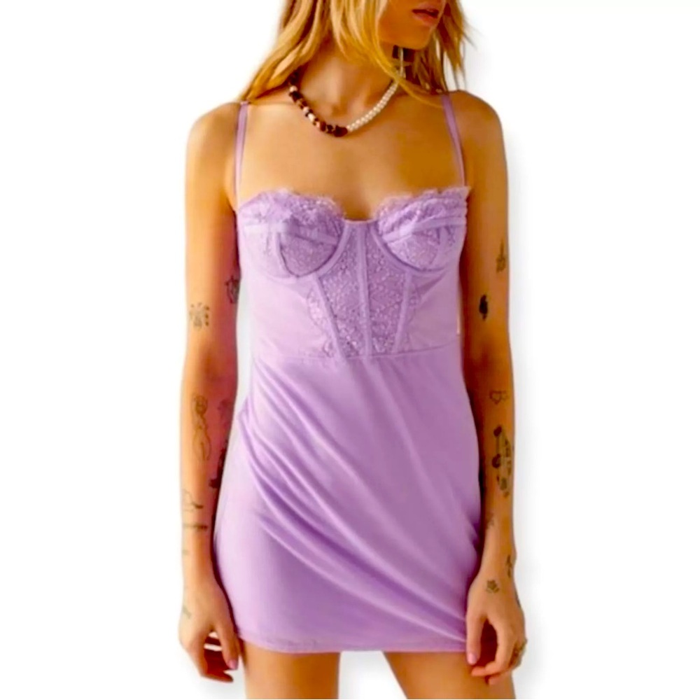 URBAN OUTFITTERS Brenna Bustier Mini Lavender Purple Lace Dress XS